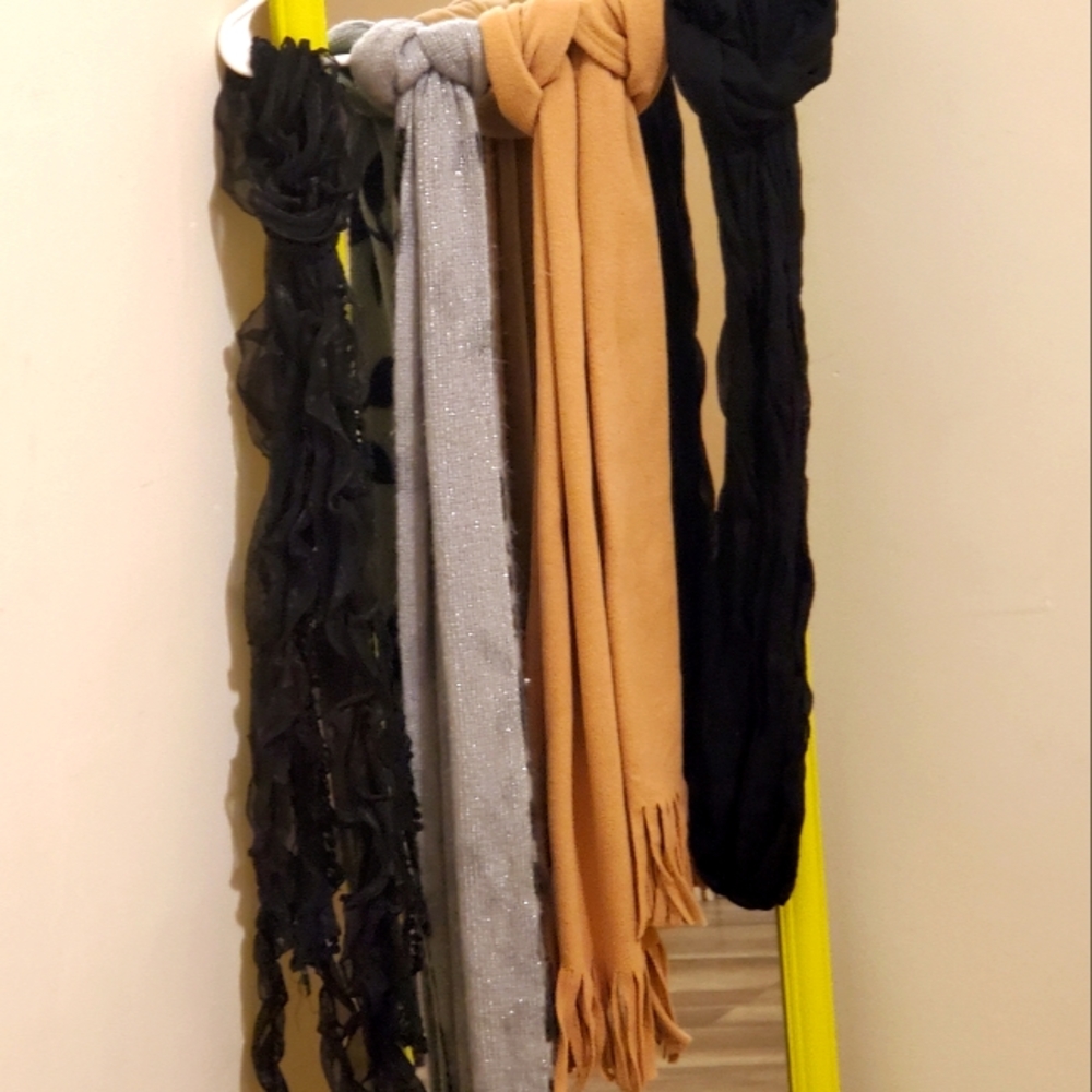 Scarfs